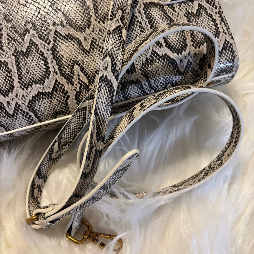 Steve Madden Handbag with Snake Skin Design & Crossbody Strap - Picture 6 of 8